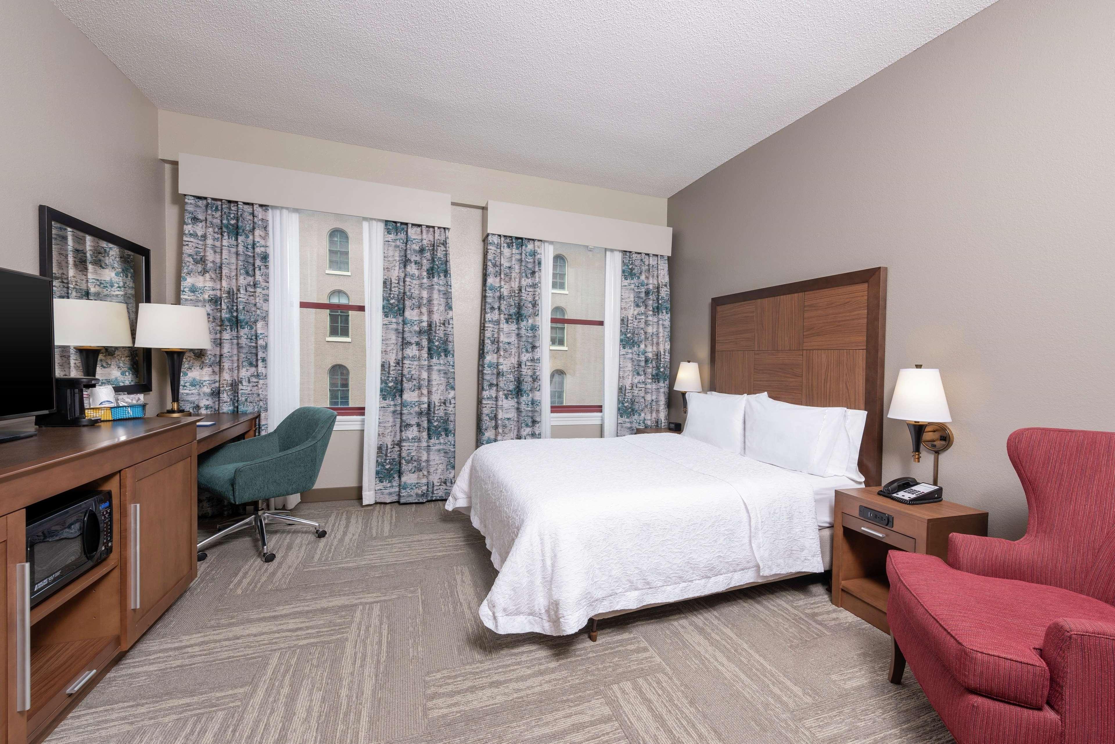 Hampton Inn Indianapolis Downtown Across From Circle Centre Екстер'єр фото