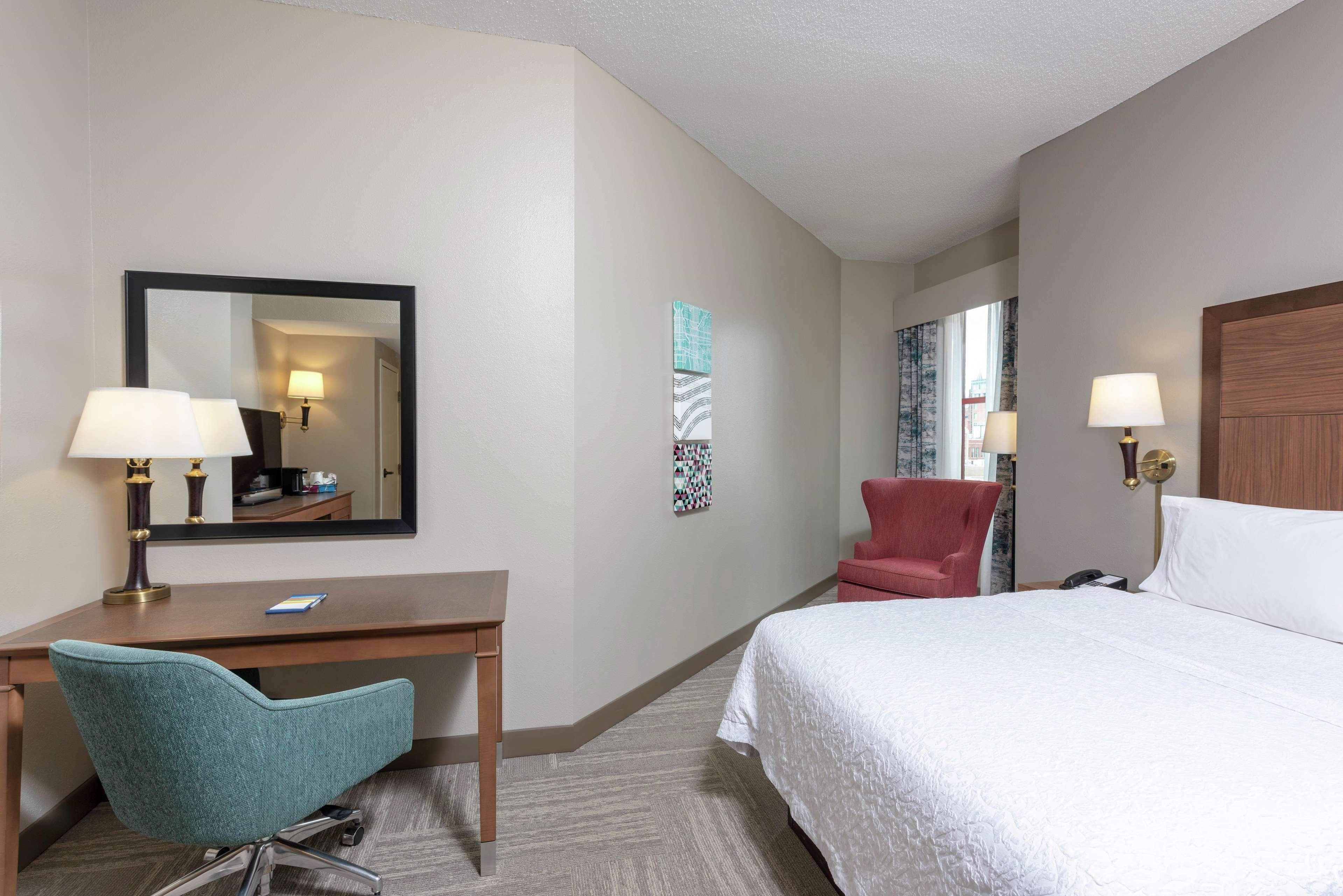 Hampton Inn Indianapolis Downtown Across From Circle Centre Екстер'єр фото