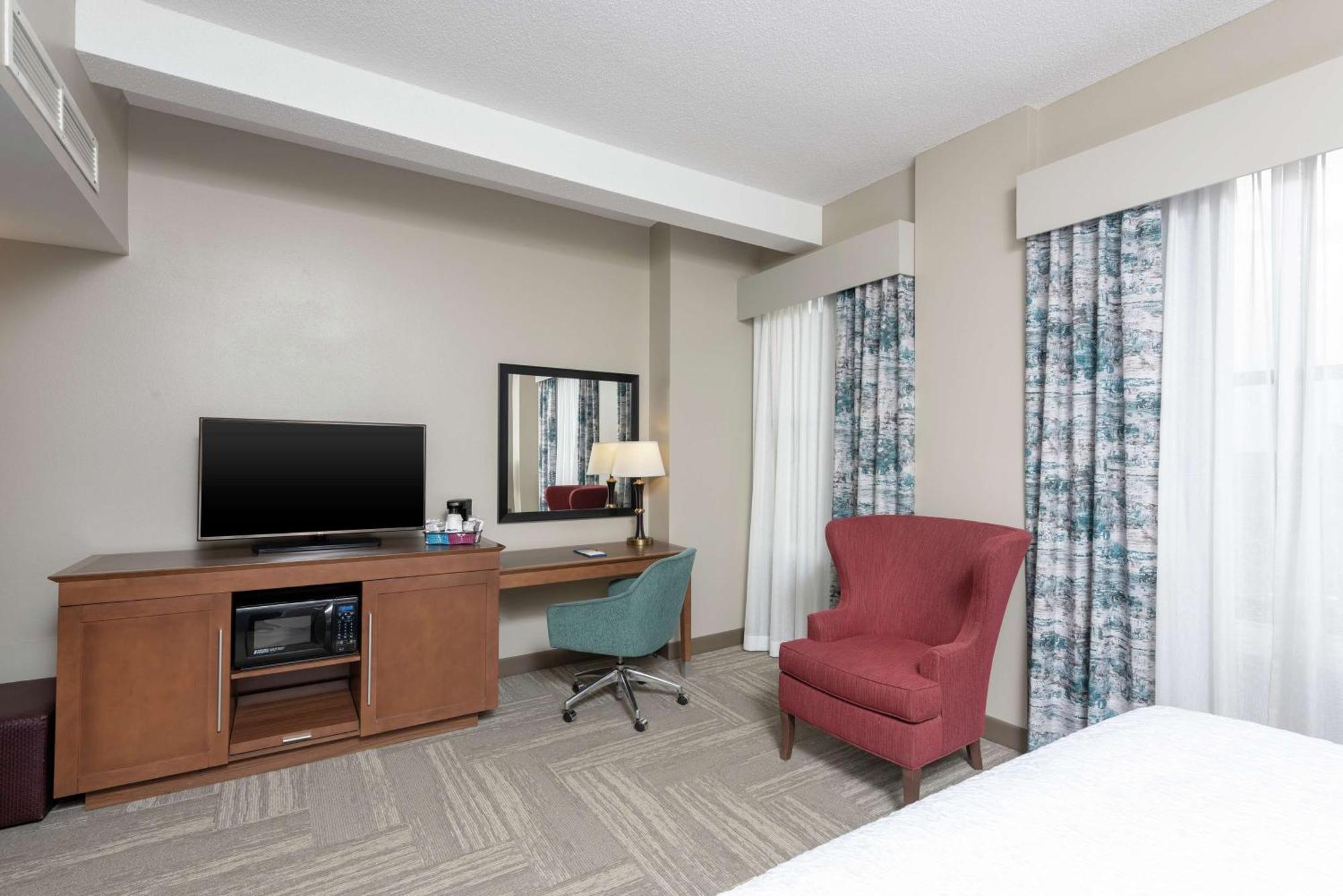Hampton Inn Indianapolis Downtown Across From Circle Centre Екстер'єр фото
